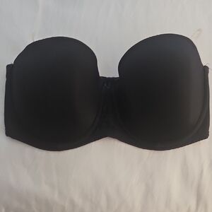 Elegant Black Strapless Bra